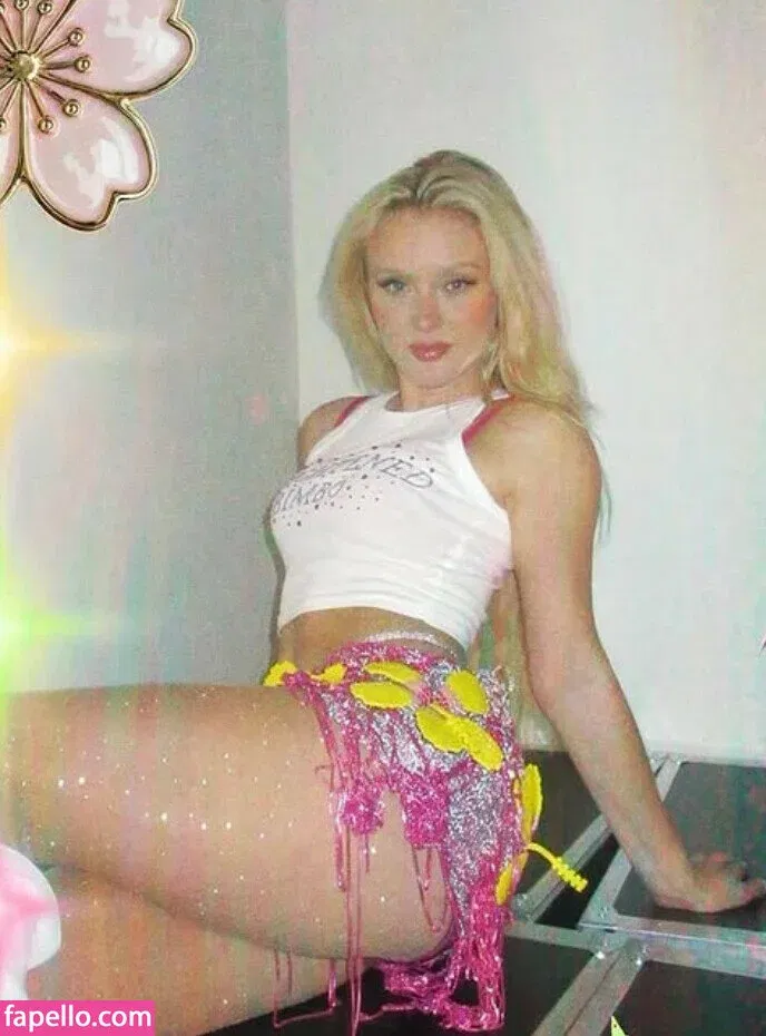 zoraya.v Onlyfans Photo Gallery 