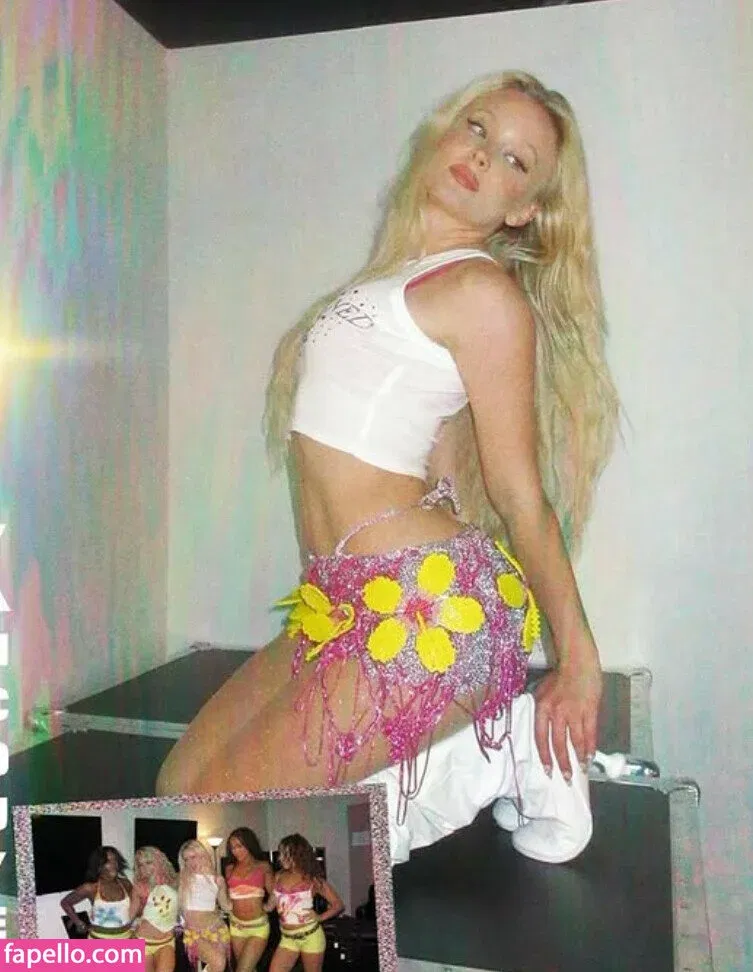 zoraya.v Onlyfans Photo Gallery 