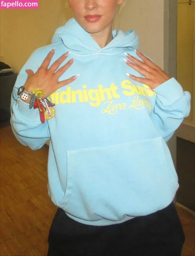 zoraya.v Onlyfans Photo Gallery 