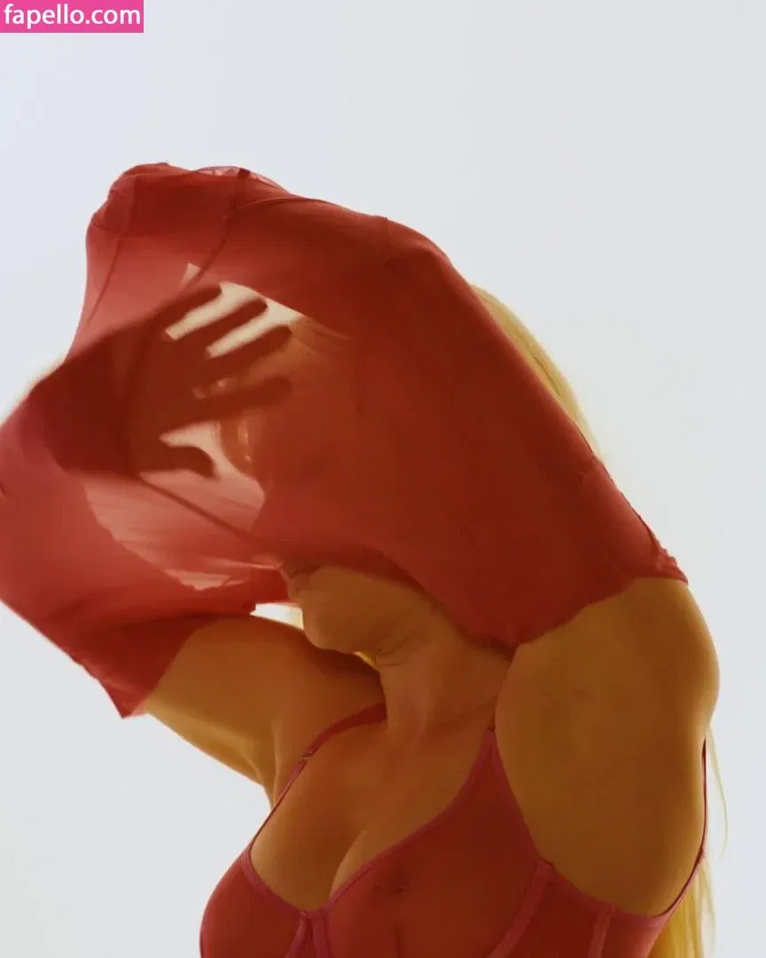 zoraya.v Onlyfans Photo Gallery 