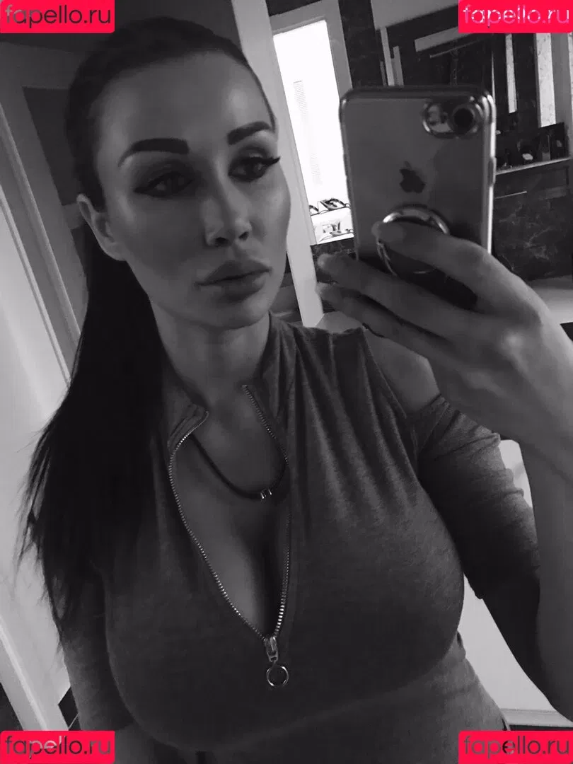 Patty Michova Onlyfans Photo Gallery 