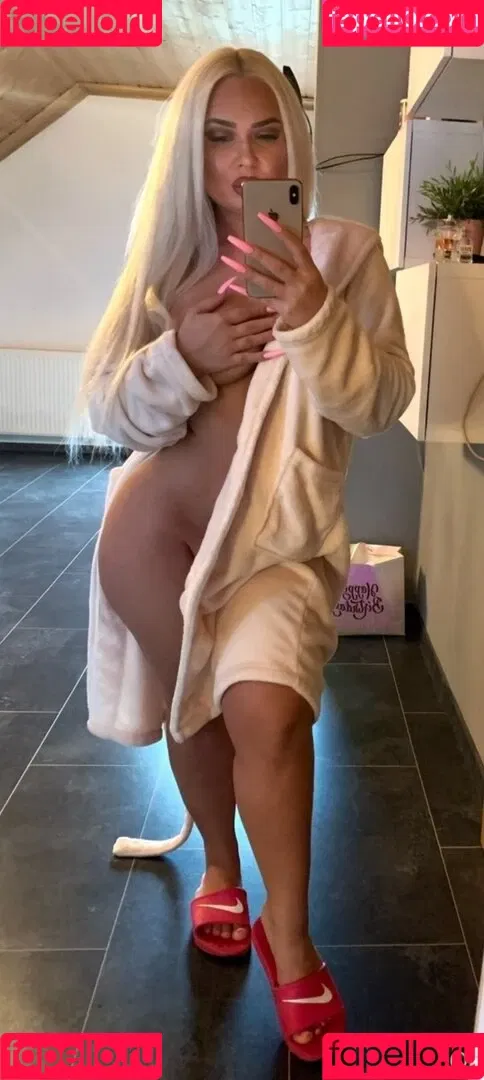 Tamaravonostrowski Onlyfans Photo Gallery 