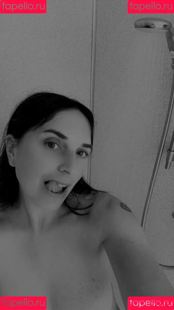 Miss L Xxx Onlyfans Photo Gallery 