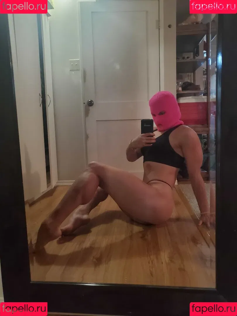 Masked Pink Peach Onlyfans Photo Gallery 