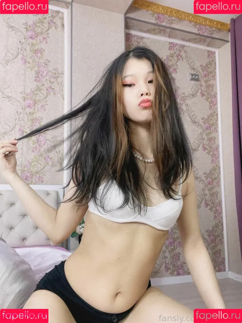 TinaKim Onlyfans Photo Gallery 