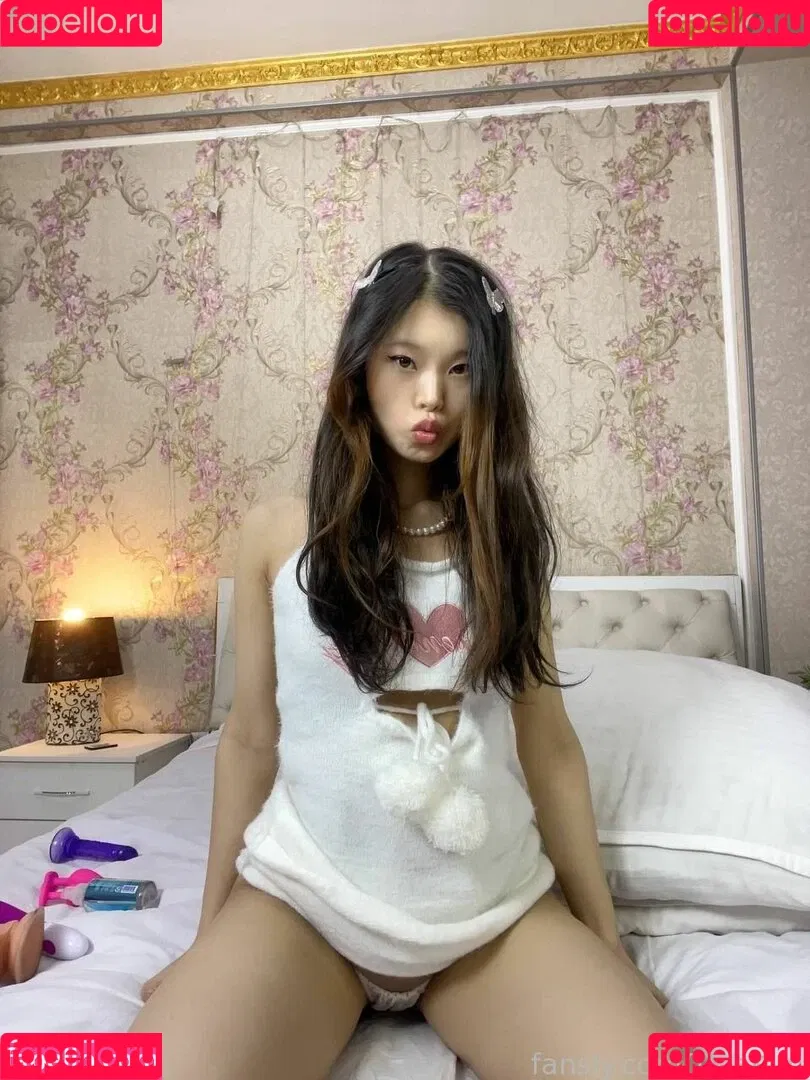 TinaKim Onlyfans Photo Gallery 