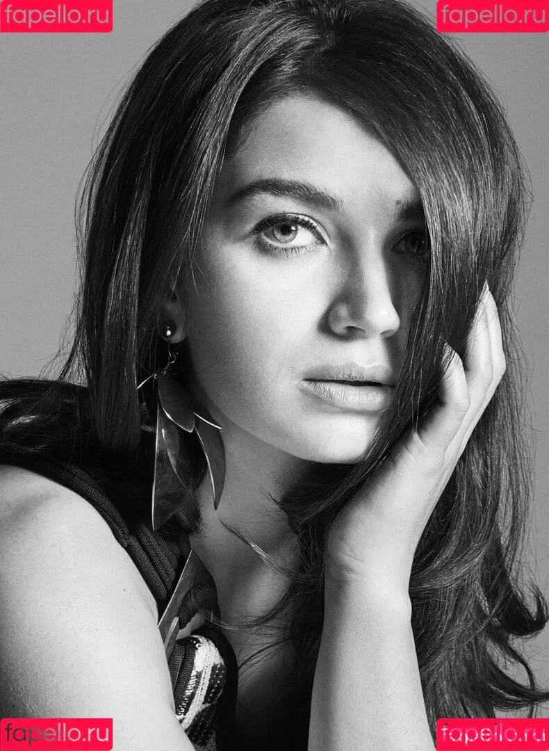 Eve Hewson Onlyfans Photo Gallery 
