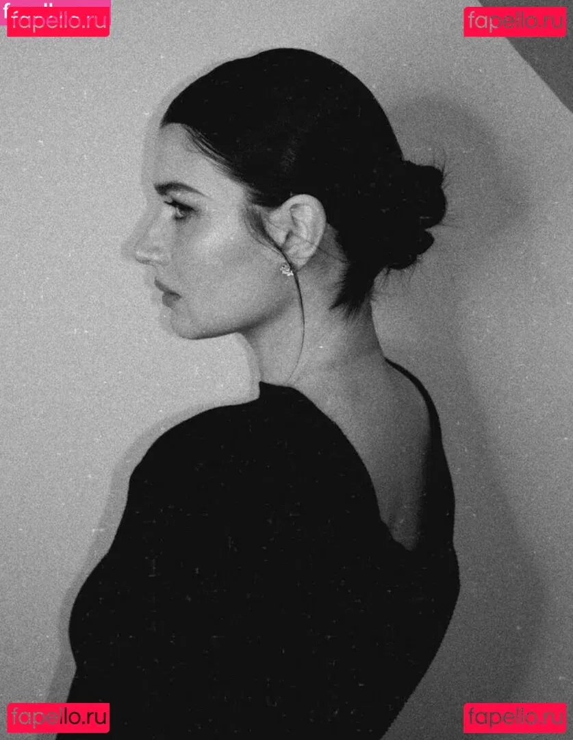 Eve Hewson Onlyfans Photo Gallery 