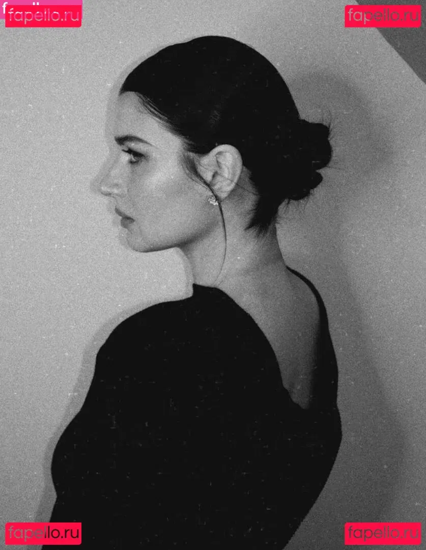 Eve Hewson Onlyfans Photo Gallery 