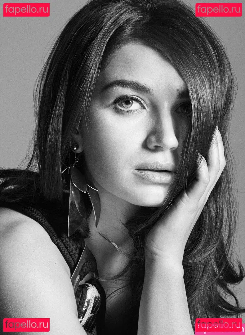 Eve Hewson Onlyfans Photo Gallery 