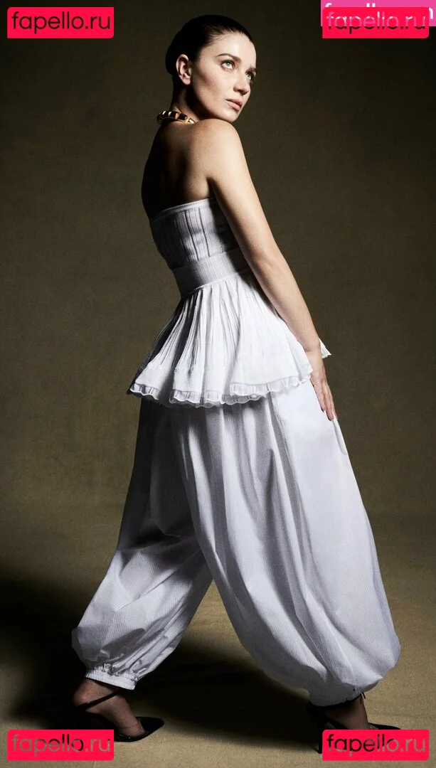 Eve Hewson Onlyfans Photo Gallery 