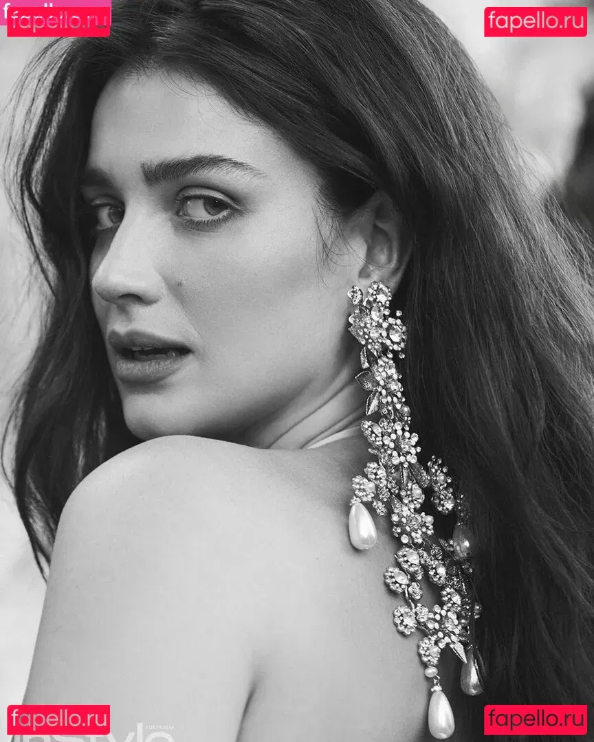 Eve Hewson Onlyfans Photo Gallery 
