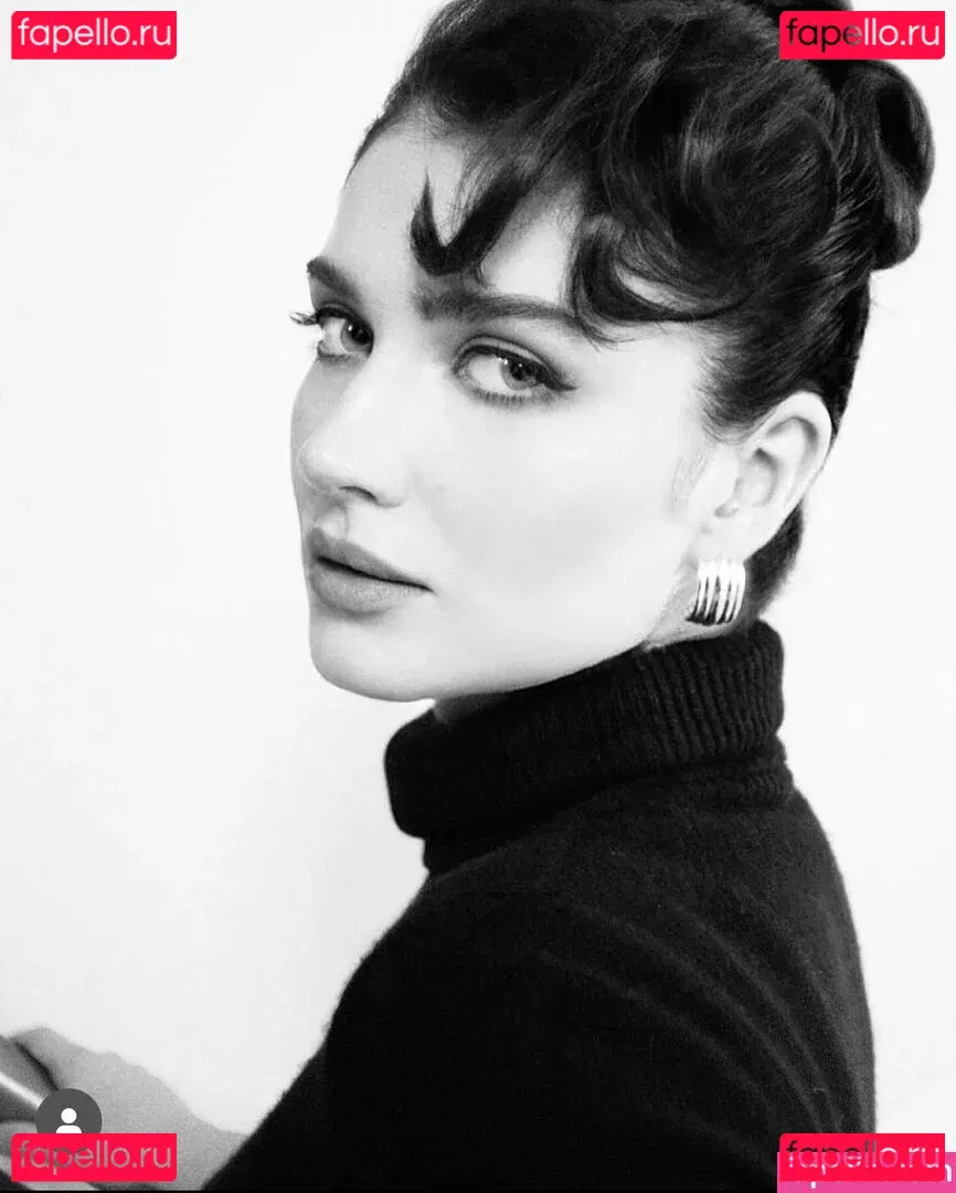 Eve Hewson Onlyfans Photo Gallery 