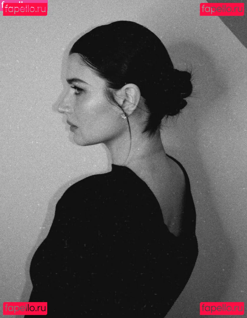 Eve Hewson Onlyfans Photo Gallery 