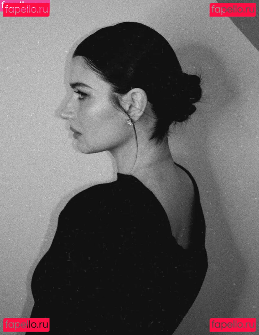 Eve Hewson Onlyfans Photo Gallery 