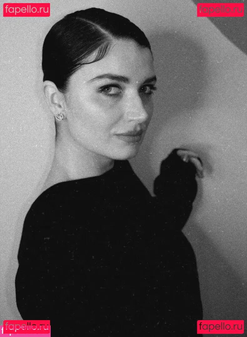 Eve Hewson Onlyfans Photo Gallery 