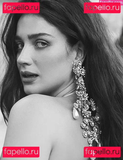 Eve Hewson Onlyfans Photo Gallery 