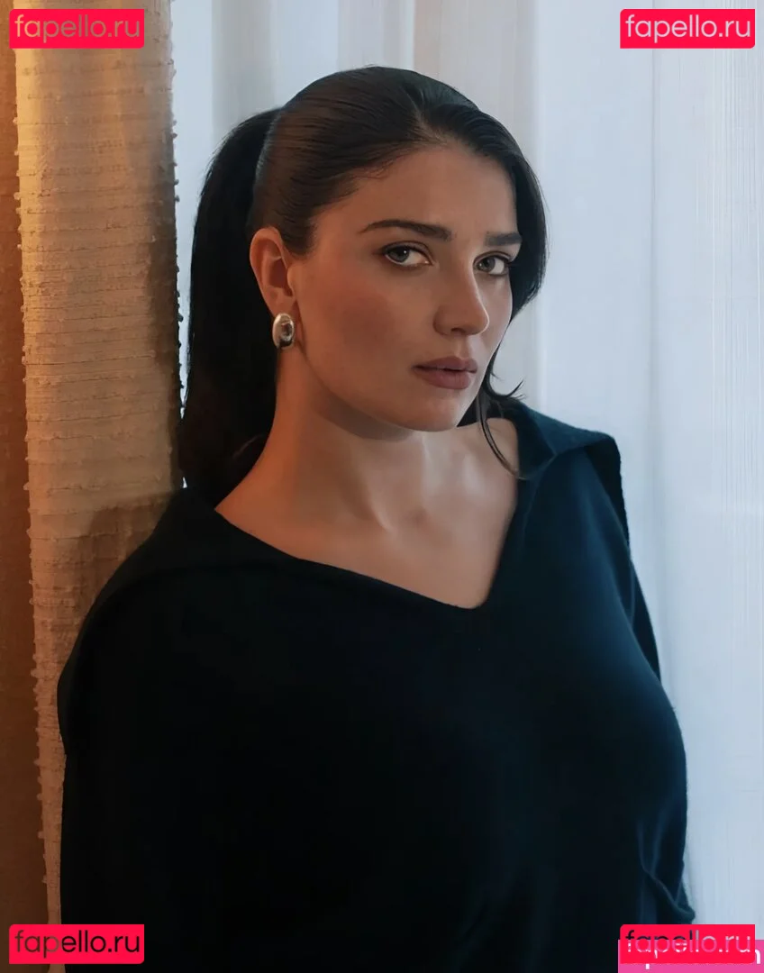 Eve Hewson Onlyfans Photo Gallery 