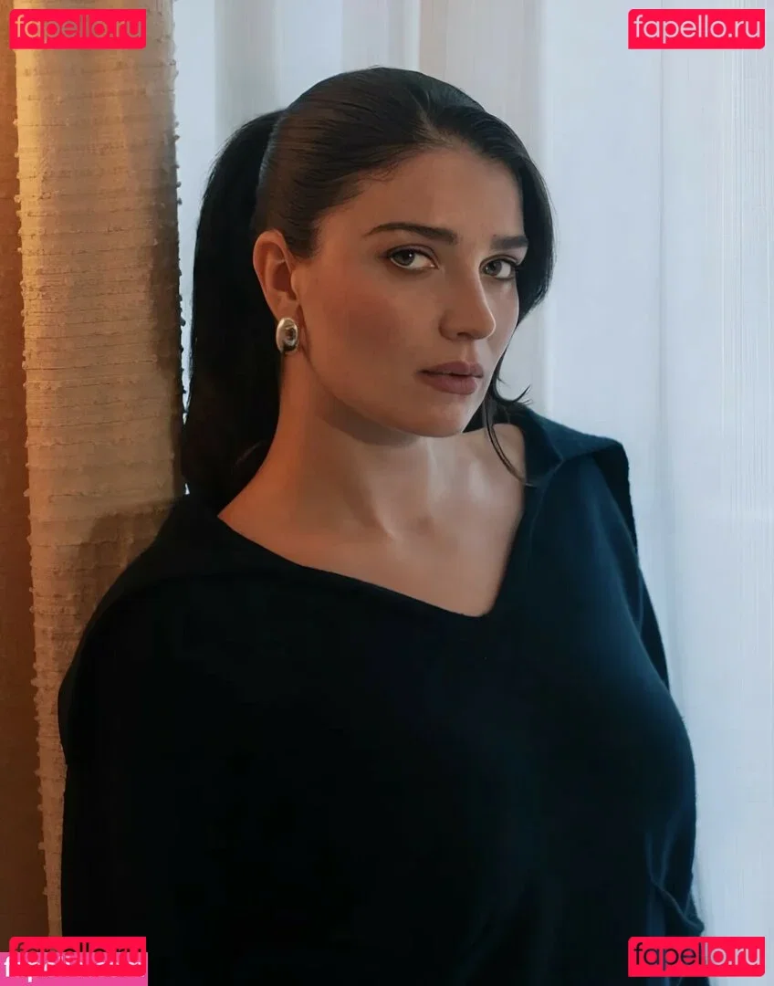 Eve Hewson Onlyfans Photo Gallery 