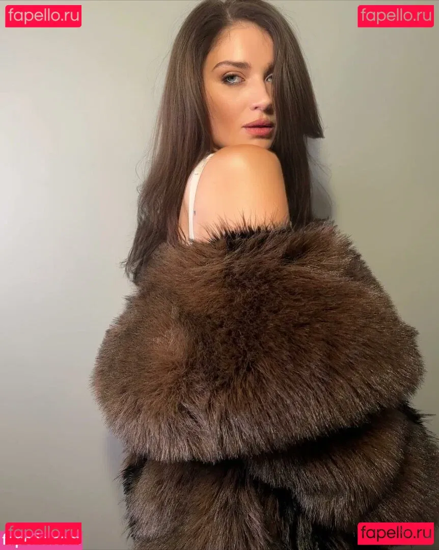 Eve Hewson Onlyfans Photo Gallery 