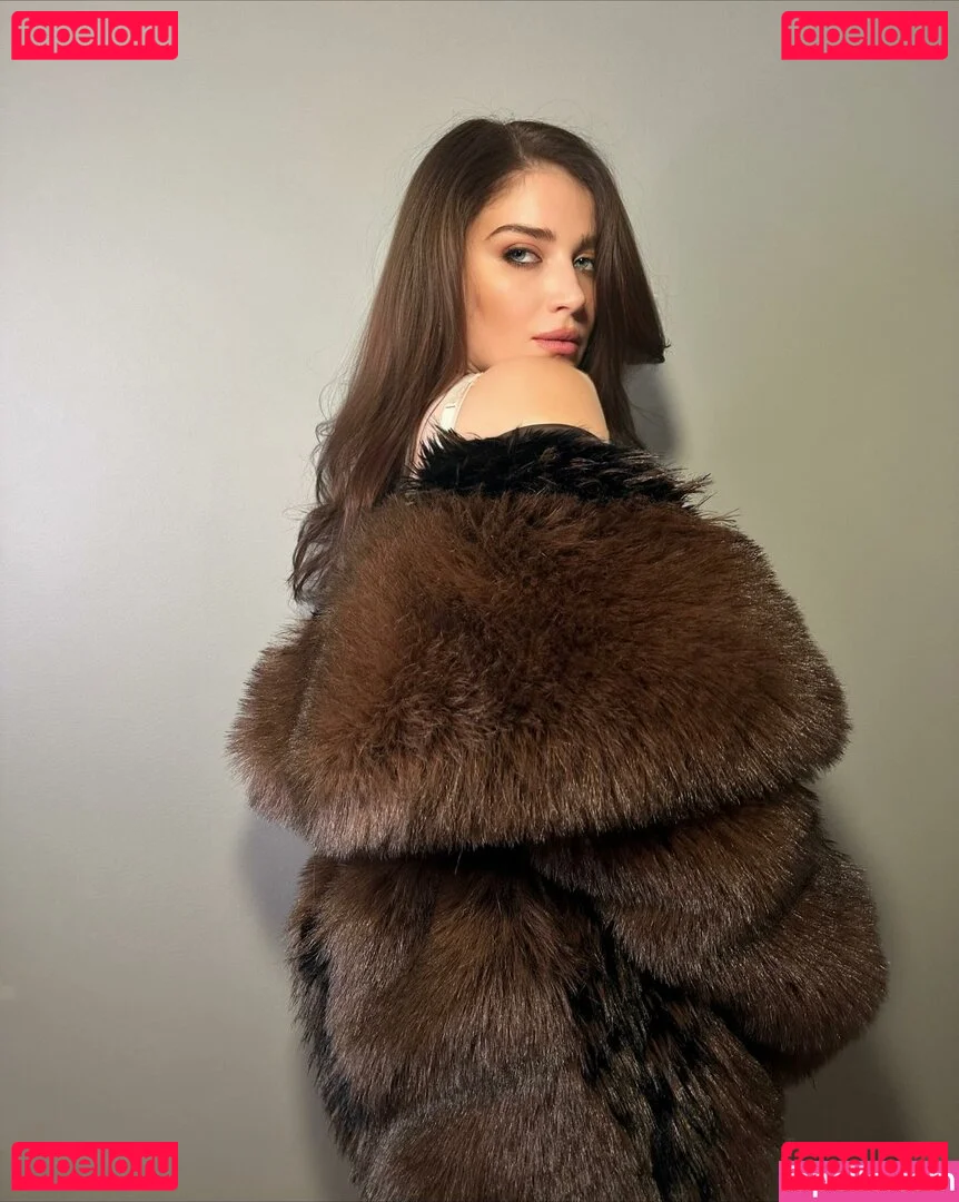 Eve Hewson Onlyfans Photo Gallery 