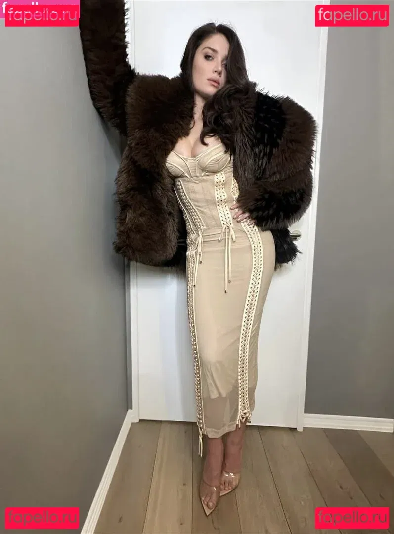 Eve Hewson Onlyfans Photo Gallery 