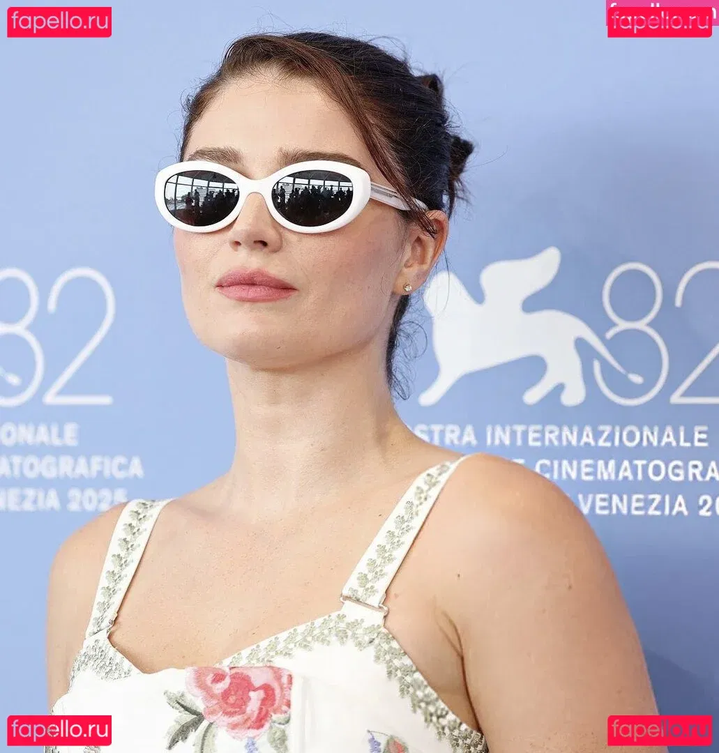 Eve Hewson Onlyfans Photo Gallery 