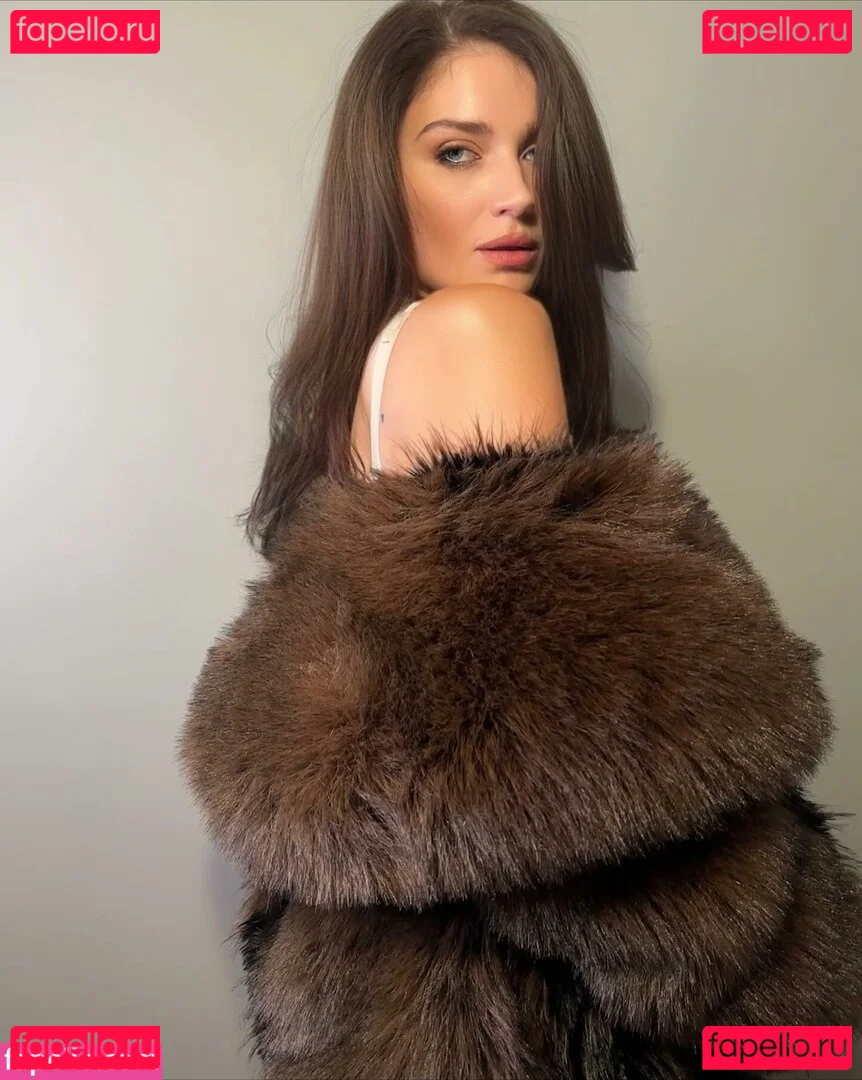 Eve Hewson Onlyfans Photo Gallery 