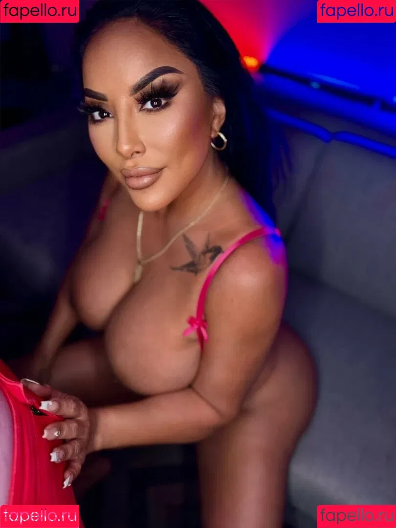 Kiara Mia Onlyfans Photo Gallery 