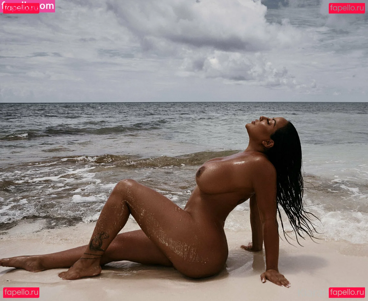 Kiara Mia Onlyfans Photo Gallery 