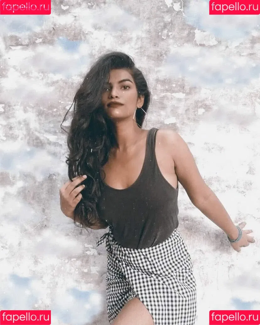 Nidhi Goel Onlyfans Photo Gallery 