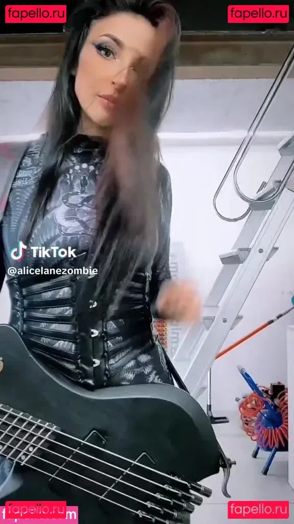 Alice Lane Pandini Onlyfans Photo Gallery 