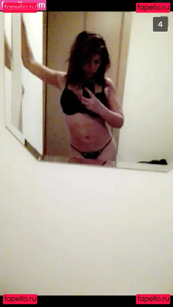 Indira Weis Onlyfans Photo Gallery 