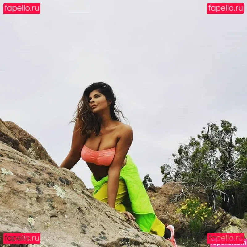 Indira Weis Onlyfans Photo Gallery 