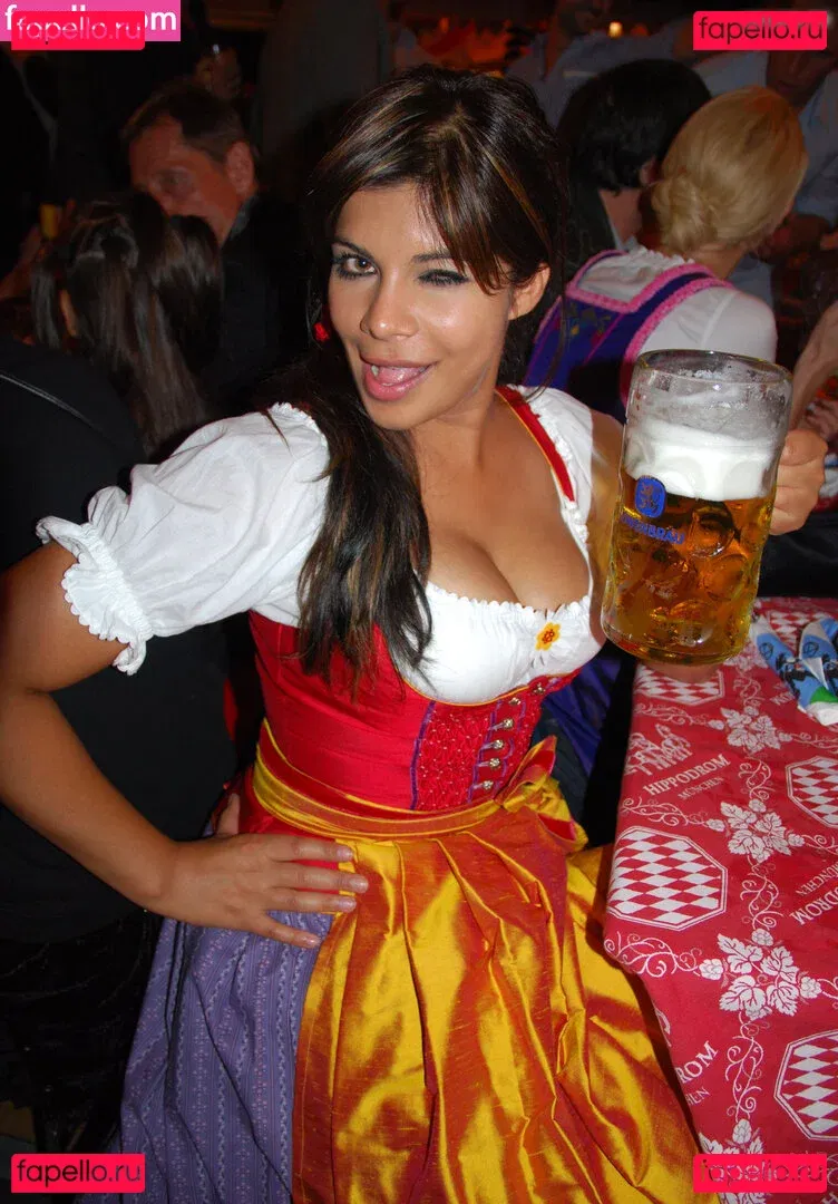 Indira Weis Onlyfans Photo Gallery 