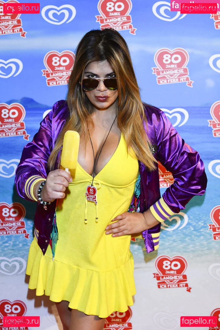 Indira Weis Onlyfans Photo Gallery 