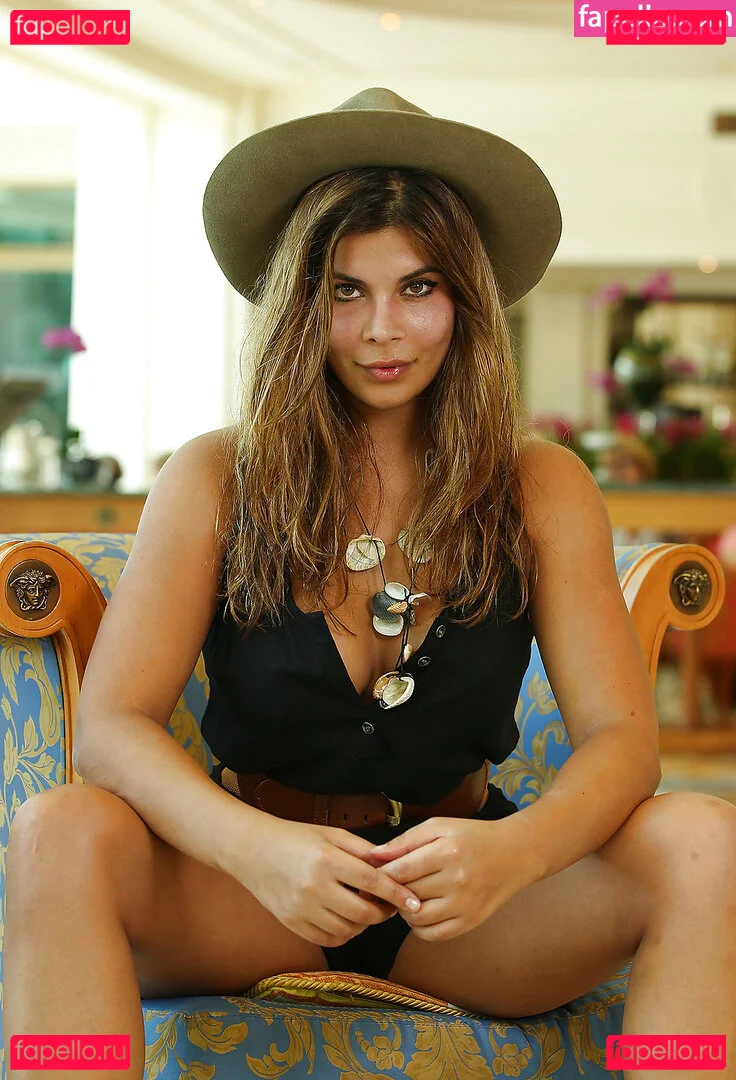 Indira Weis Onlyfans Photo Gallery 