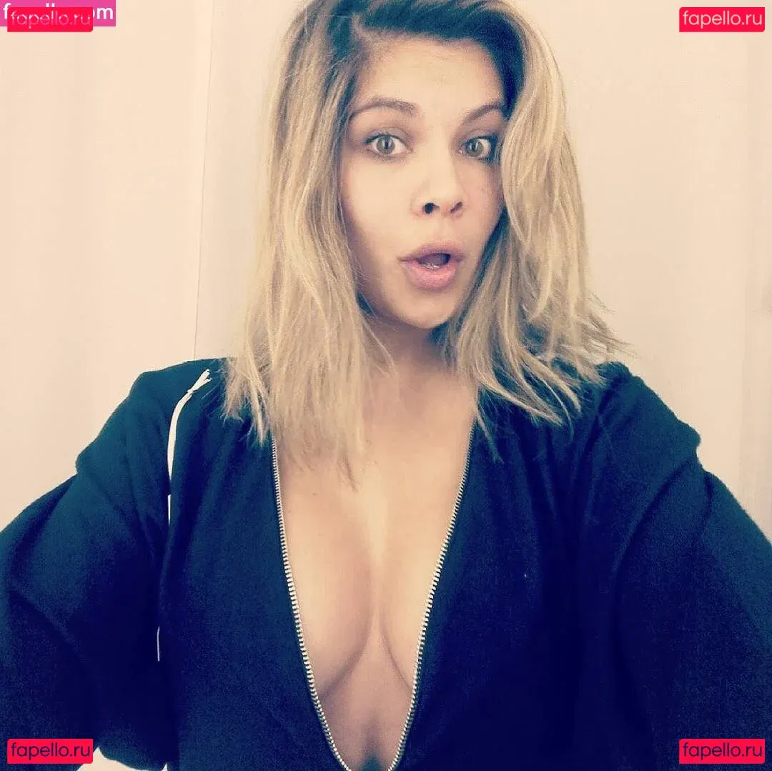 Indira Weis Onlyfans Photo Gallery 