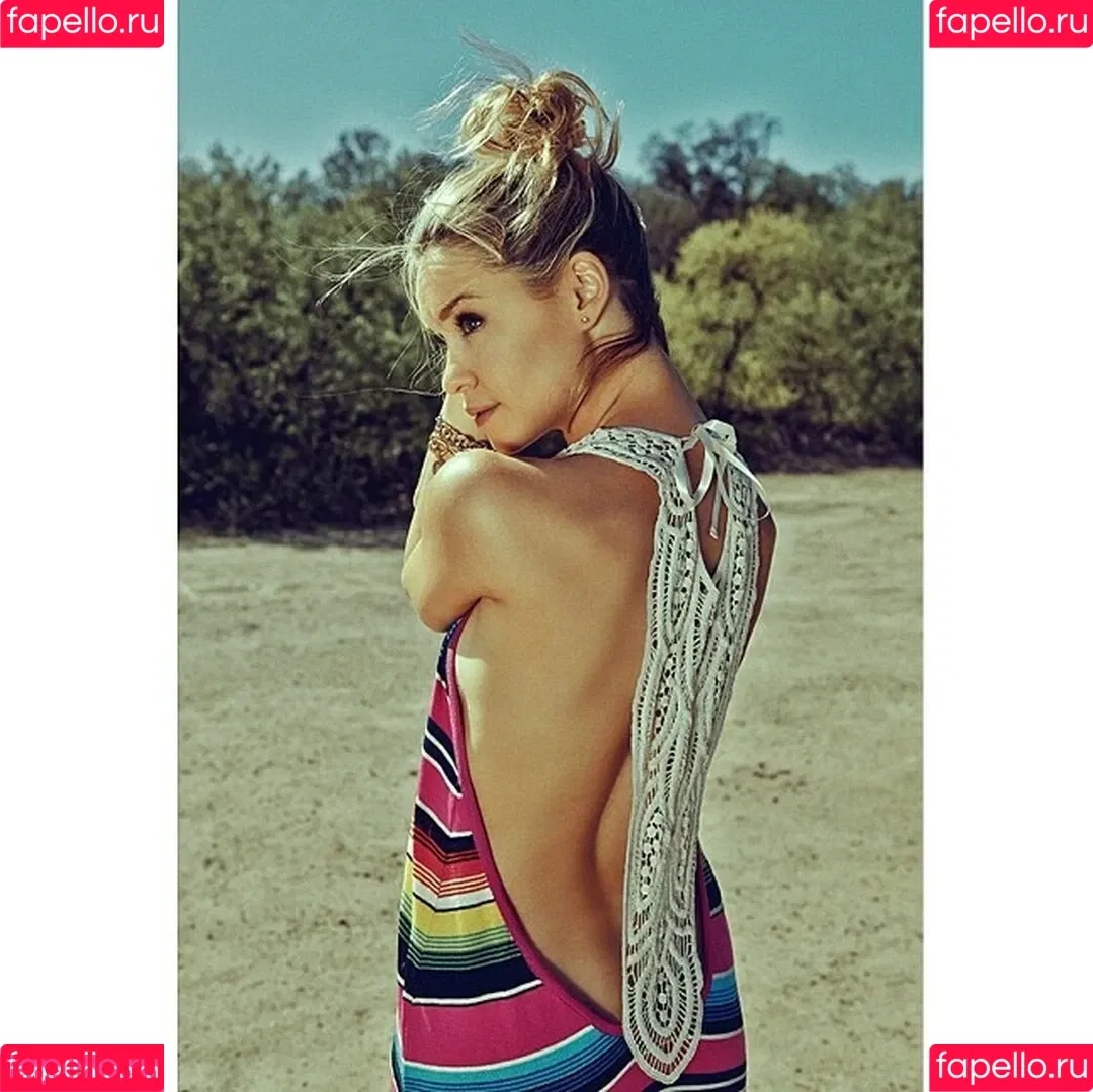 Becca Tobin Onlyfans Photo Gallery 