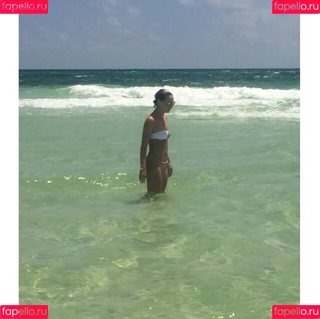 Becca Tobin Onlyfans Photo Gallery 