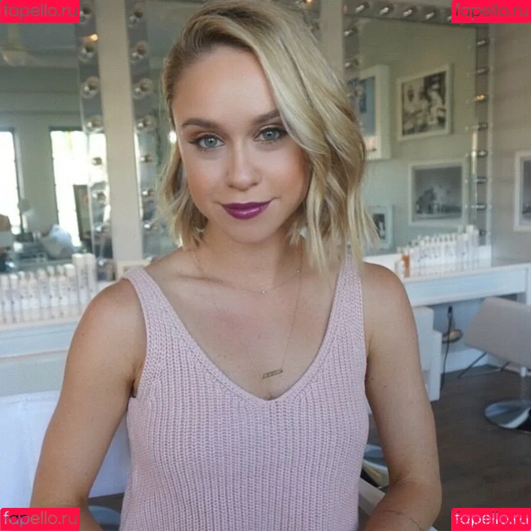 Becca Tobin Onlyfans Photo Gallery 