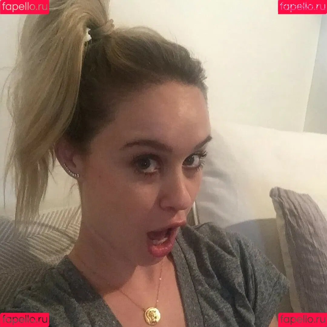 Becca Tobin Onlyfans Photo Gallery 