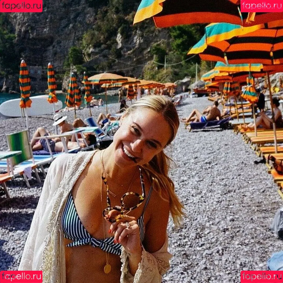 Becca Tobin Onlyfans Photo Gallery 