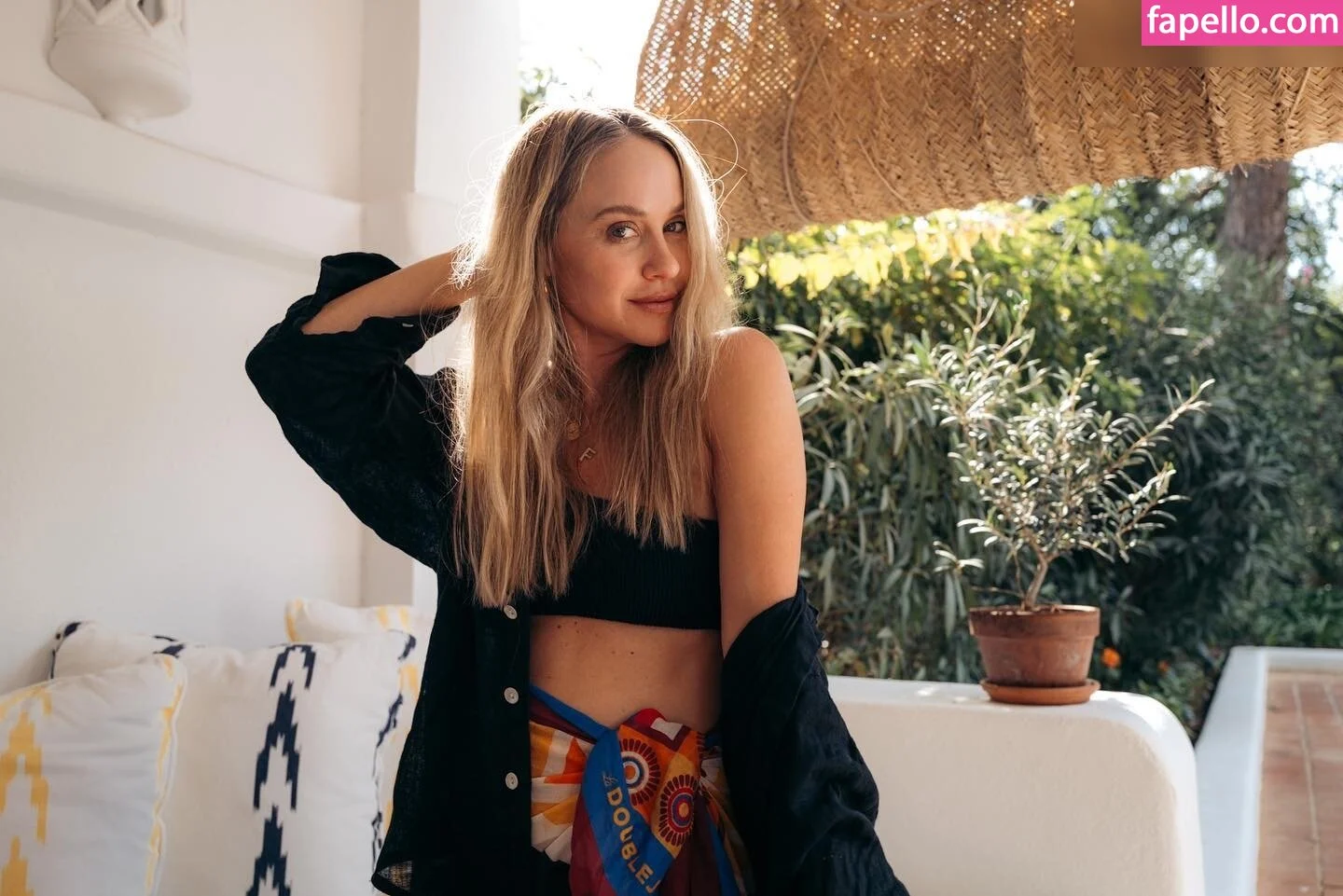 Becca Tobin Onlyfans Photo Gallery 
