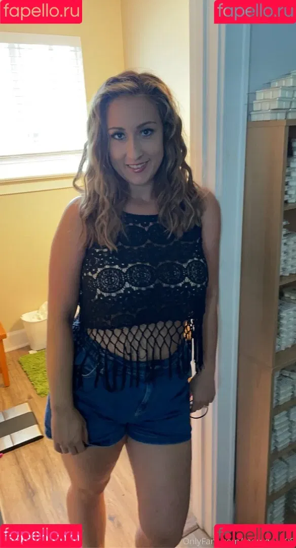 momdd1998 Onlyfans Photo Gallery 