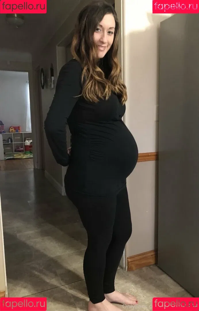 momdd1998 Onlyfans Photo Gallery 