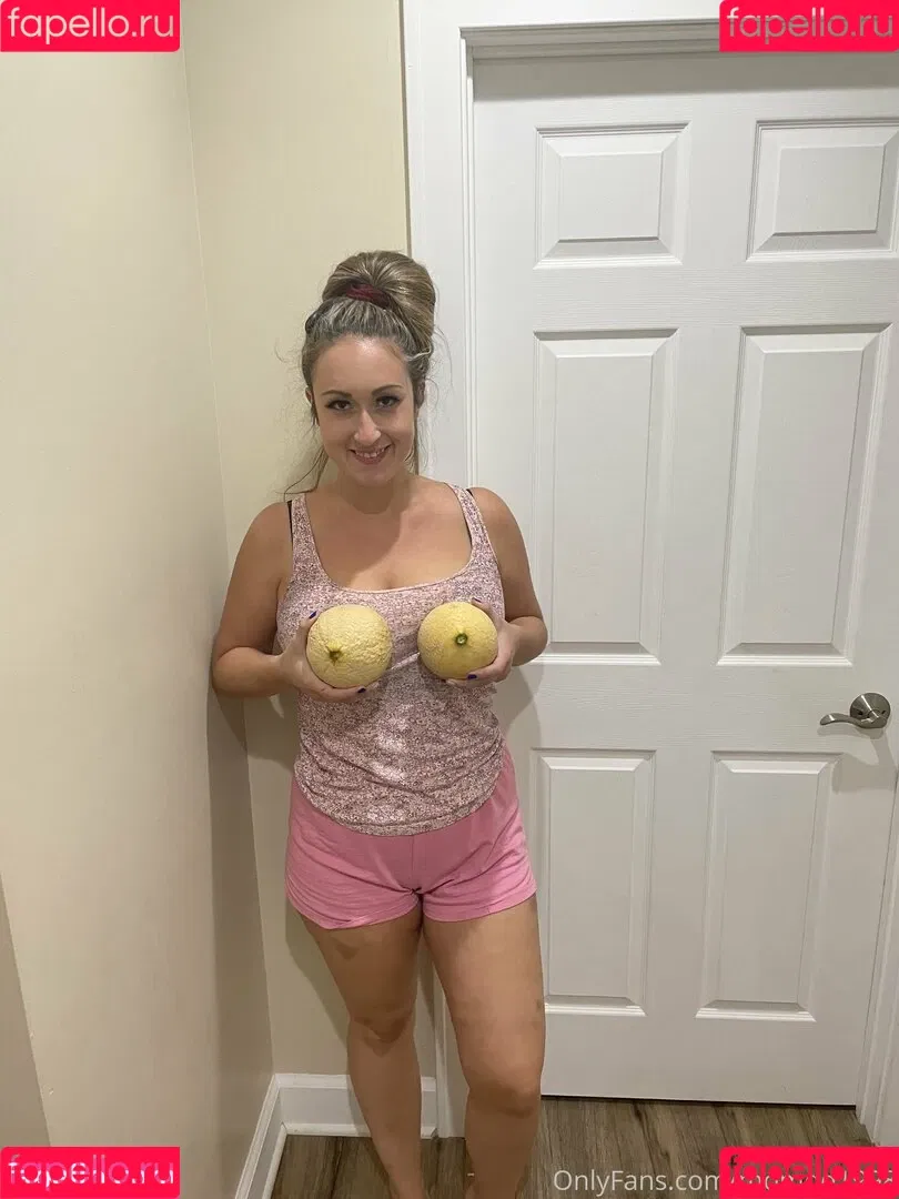 momdd1998 Onlyfans Photo Gallery 