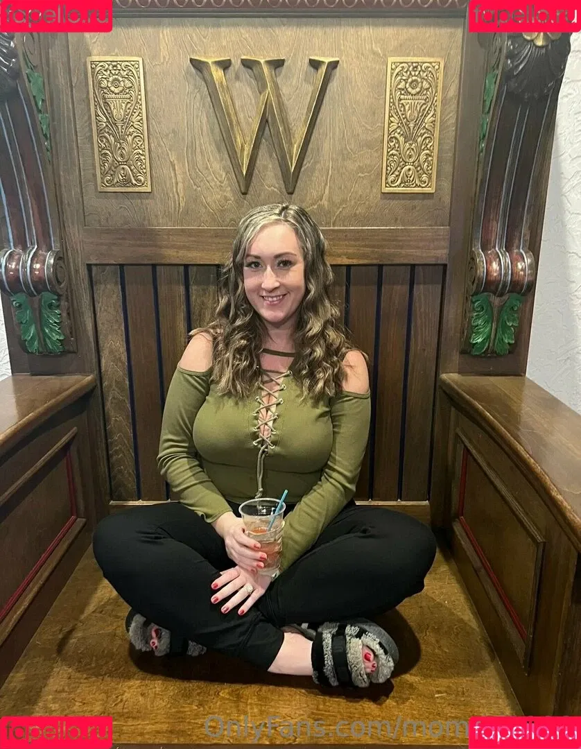 momdd1998 Onlyfans Photo Gallery 