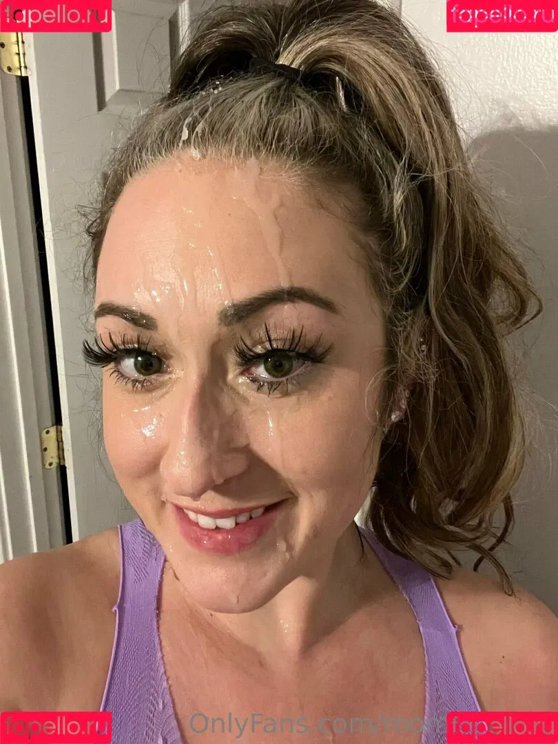 momdd1998 Onlyfans Photo Gallery 