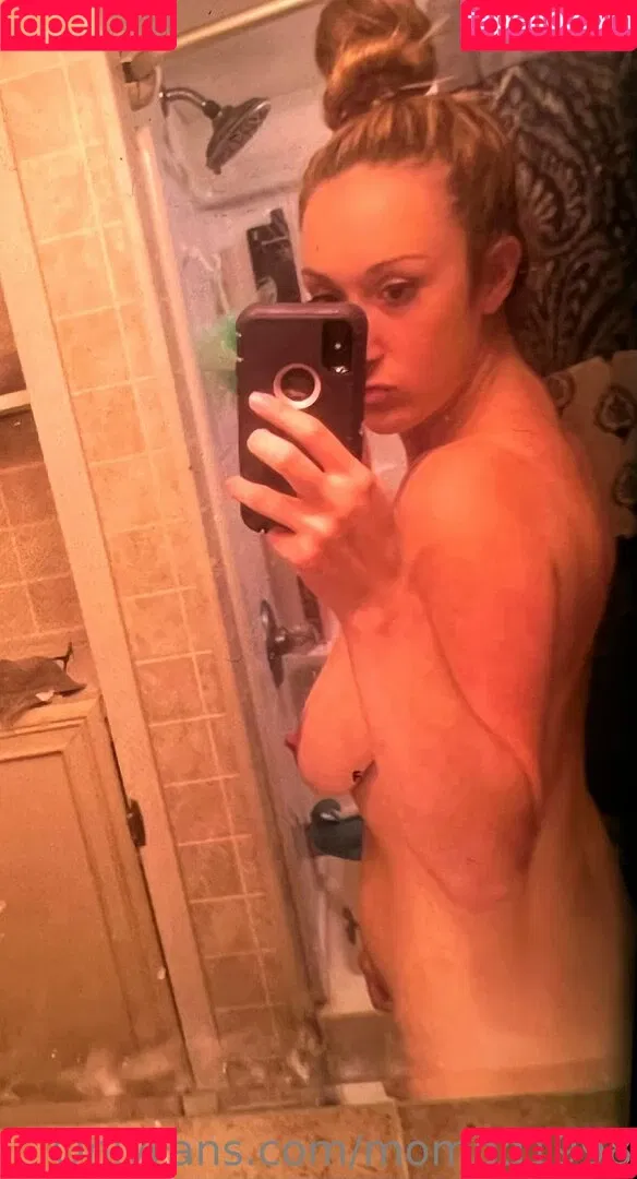 momdd1998 Onlyfans Photo Gallery 